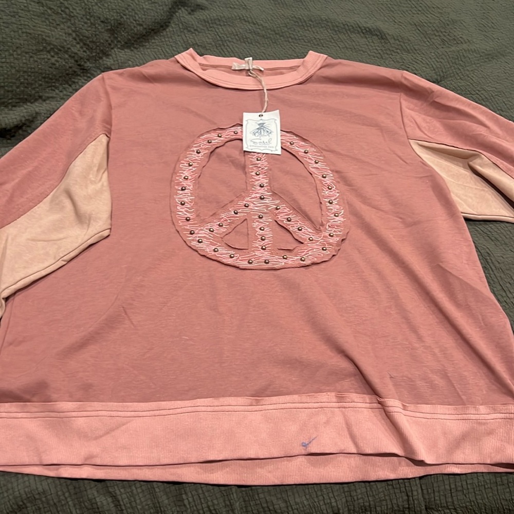 Women’s long sleeve top
